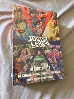 DC Comics Justice League Heroic Vault Collector's Set