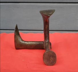 Vintage Cast-Iron Cobbler’s Anvil / Shoemaker’s Anvil