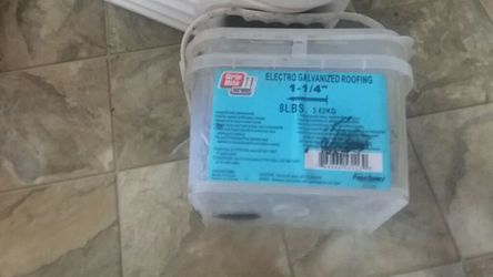 Galvanized roofing nails