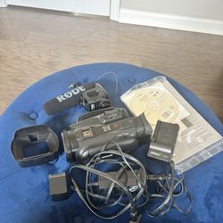 Canon Vixia HF G30 Camcorder Bundle – Great Condition
