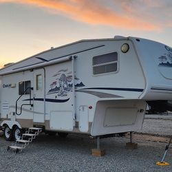 2 BEDROOM BUNKHOUSE 5TH WHEEL 
