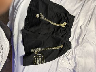EE SHORTS