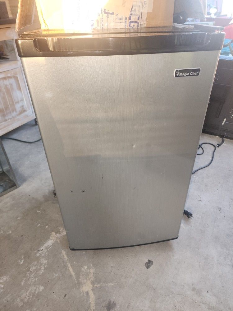 Mini Fridge for Sale in Sanford, FL OfferUp