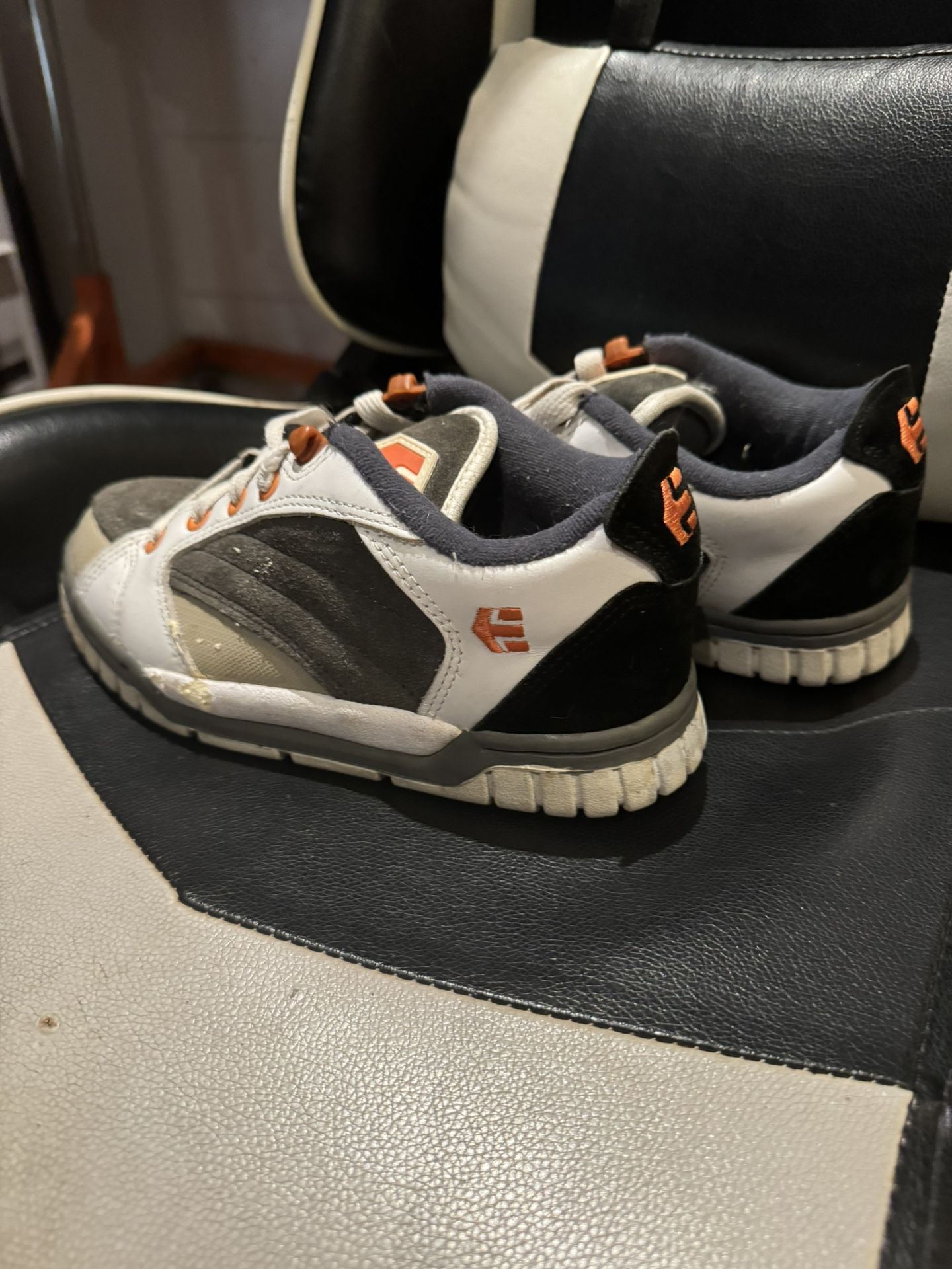 Vintage Y2K etnies shoes