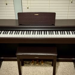 Yamaha ARIUS YDP-144 Digital Piano – Excellent Condition!