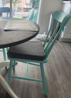 4 dining chairs