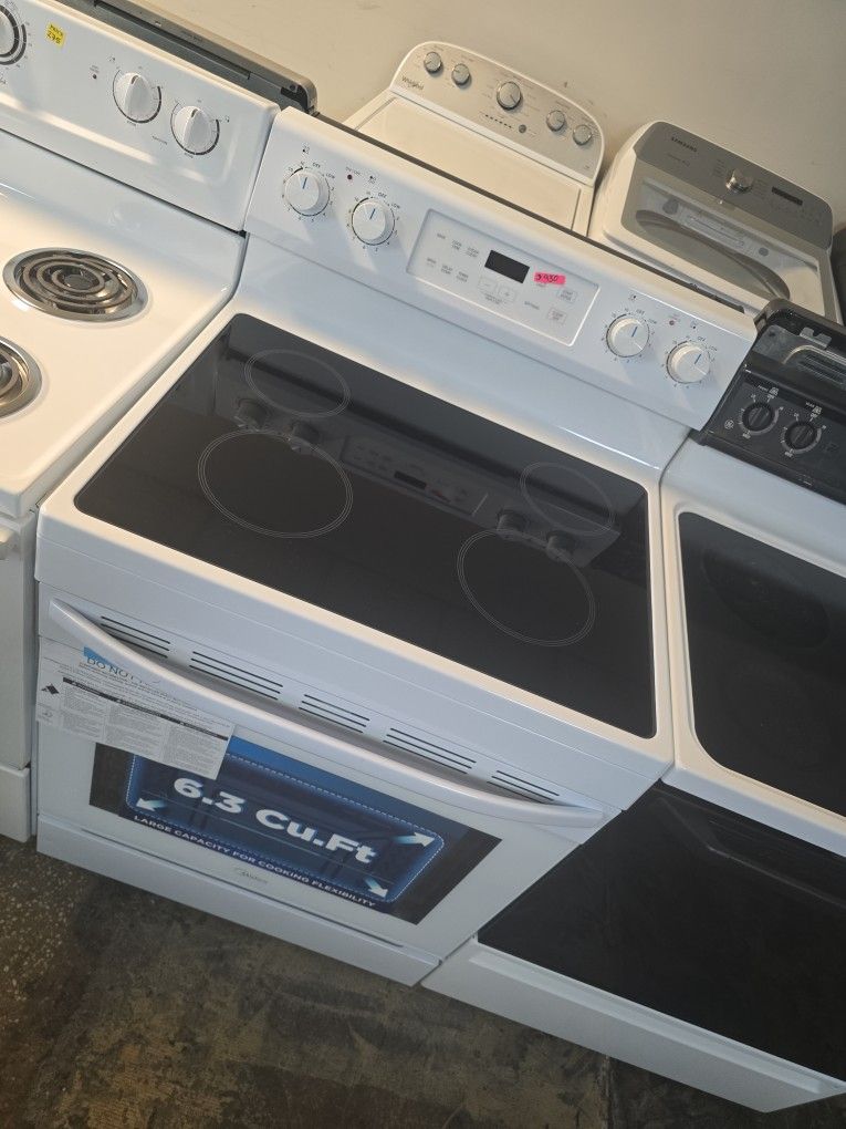 New Glasstop White Electric Stove