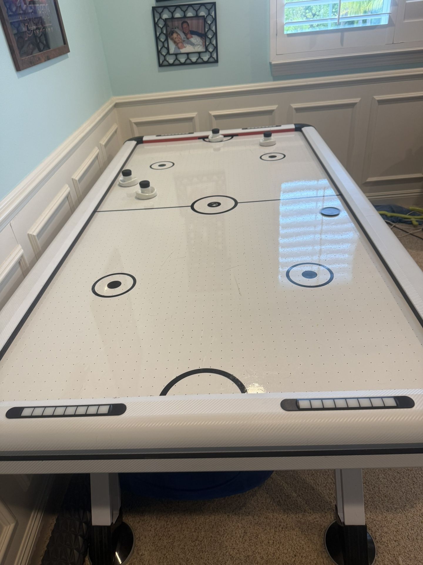 Air hockey Table