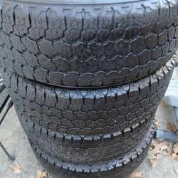 4 LT 275 70 R 18 Goodyear  Tires 