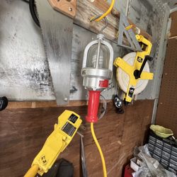 Woodhead Hazardous Duty Handlamp