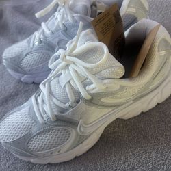 Brand New Shoes Women Size 7.5