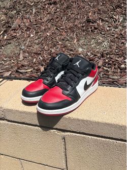Jordan 1 low bred toe size 5.5Y