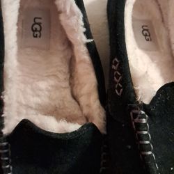 Black Suede Ugg Slippers Size 9 20.00