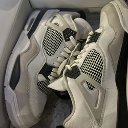 Air Jordan 4 Military Black