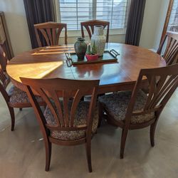 Dining Table and Chair Set - Expandable 