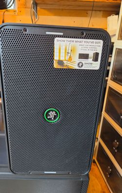 Mackie Showbox portable Pa loud speaker battery