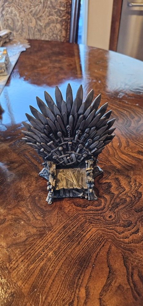 Game Of Thrones Iron Throne HBO 2015 Funko / Collectible / Collector / Memorabilia / Figure / Toy / Man Cave / Unique / Decorative / Great Gift