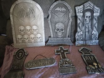 Halloween Tombstone Decorations Set of 7 $10