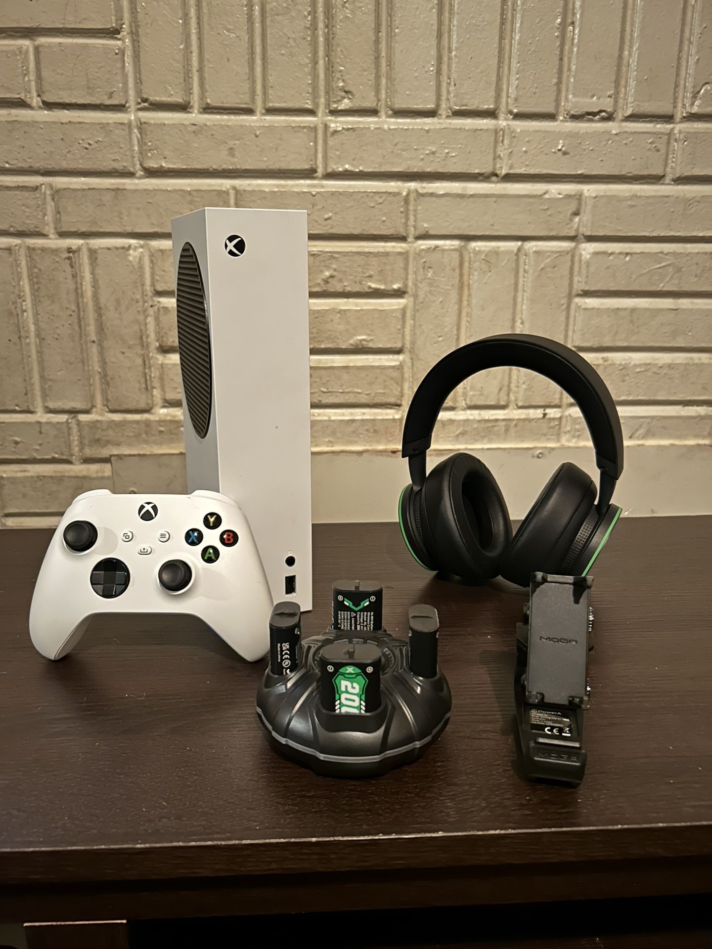 Xbox Series S + Many Games + Accessories