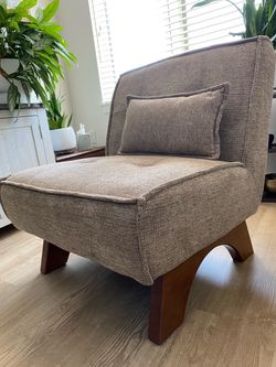 A Modern Drayk 29.5" Light Brown Boucle Accent Lounge Chair with Pillow