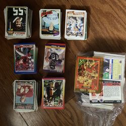 Sports Cards - Lot with Hundreds Of cards - Includes A Few Roookie Card