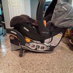 Chicco Baby Car Seat 
