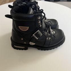 Milwaukee Boots 👢