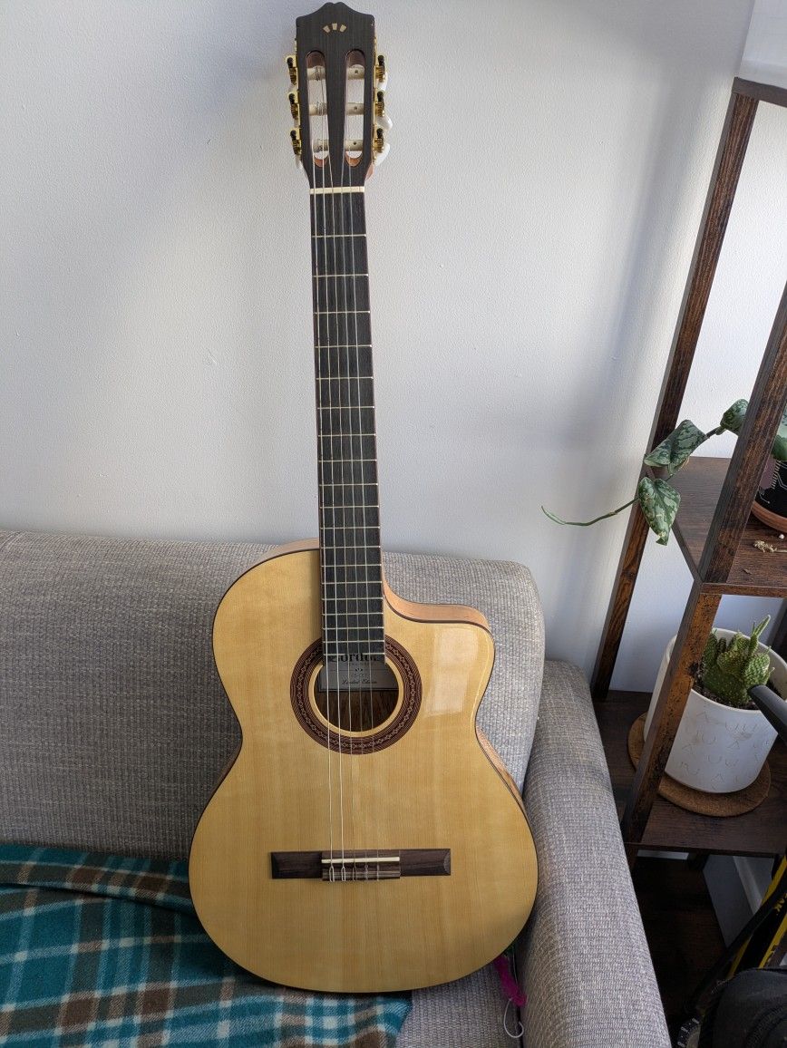 Cordoba Acoustic Guitar With Case 