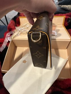 Louis Vuitton Gift Box And Bag for Sale in Garden City P, NY - OfferUp