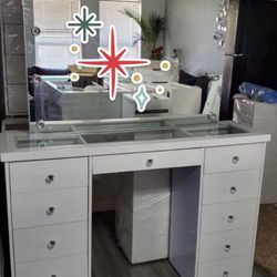 Vanity Desk With Mirror 