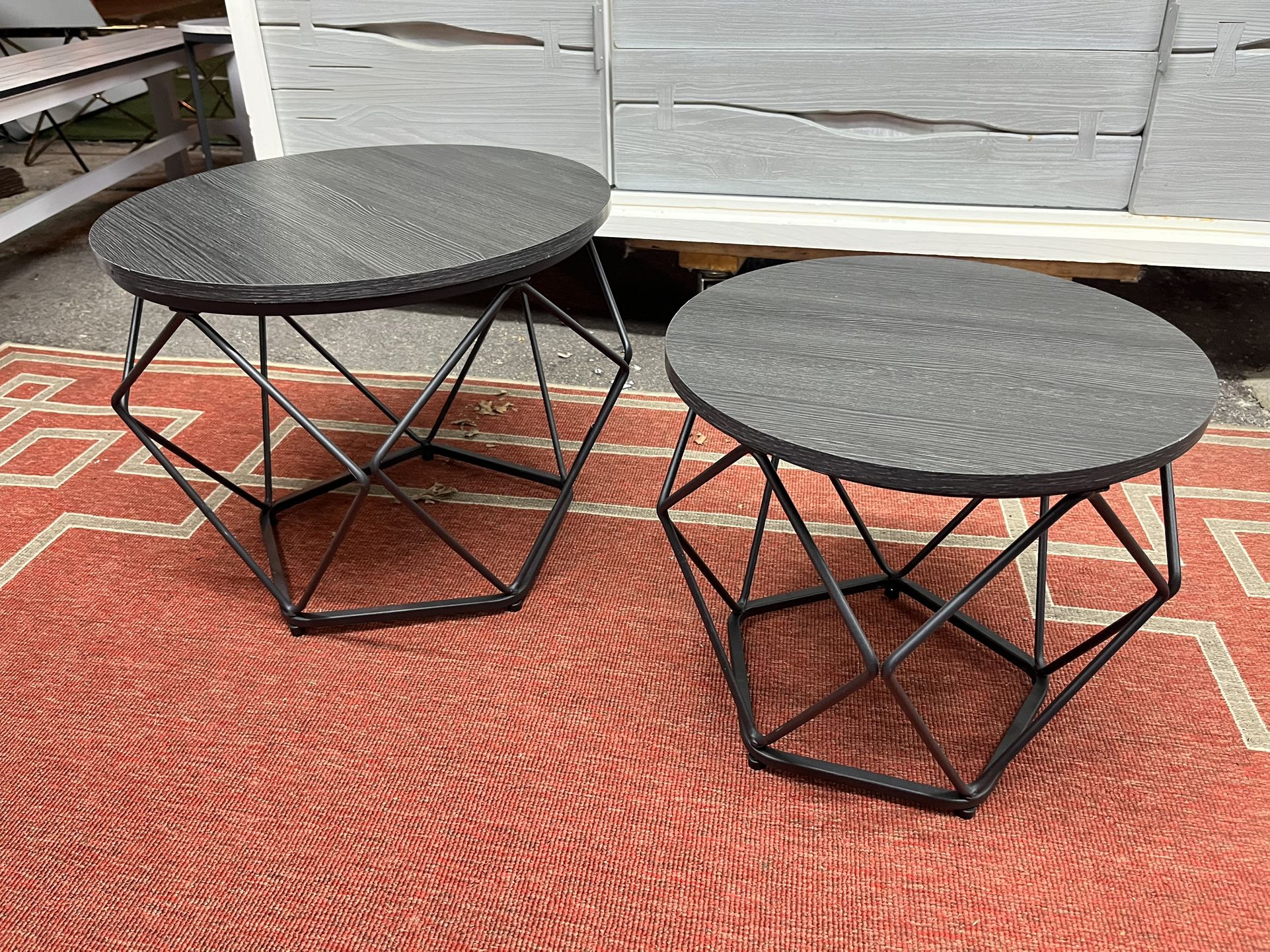 Living room center and end table