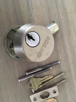Schlage Dead Bolt Door Lock With Key