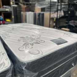 Twin Mattress And Boxspring  / Colchones Deluxe Nuevos 