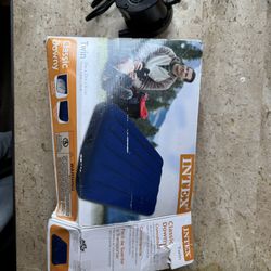 Air mattress, Twin 39in × 75in × 8 3/4 in