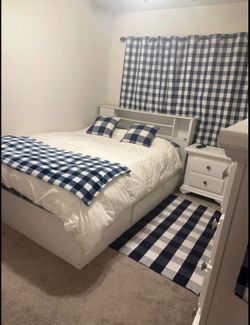 Queen mattress and box spring