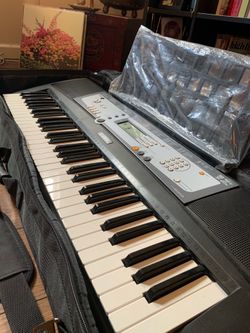 Yamaha 61-Key Electric Keyboard