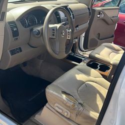 2006 Nissan Pathfinder LE