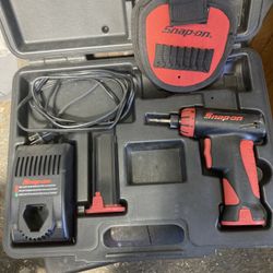 Snap On 7.2 Volt Screw Driver