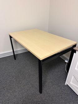 Desk/table