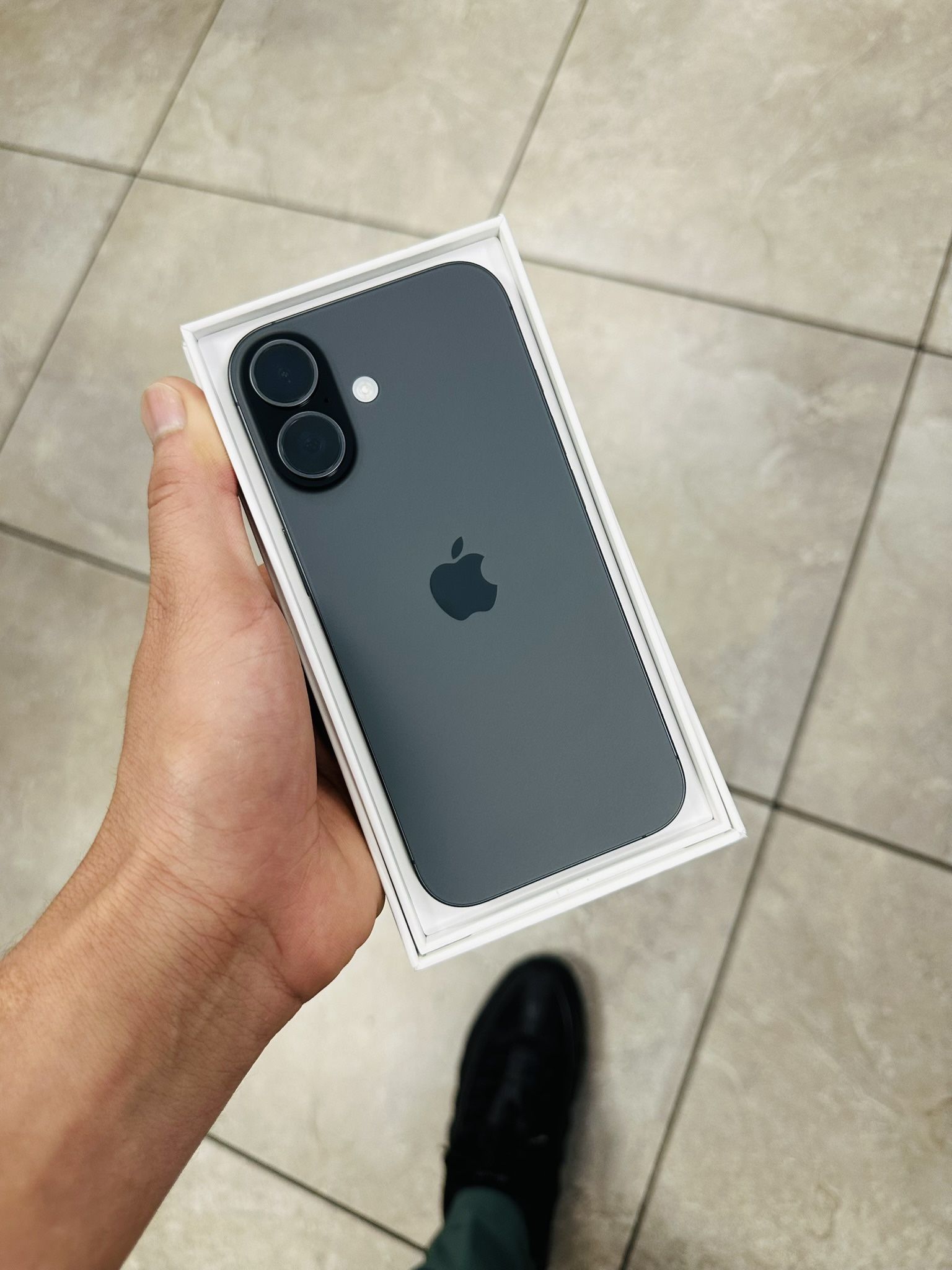 iPhone 17 Unlocked 256GB (100% Battery)