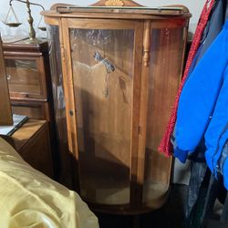 Curio Cabinet. 3glass Shelves. In Nice Shape