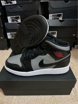 Air Jordan 1 Mid 'Shadow' Black Red Grey 554725-096 Size 5Y Brand New