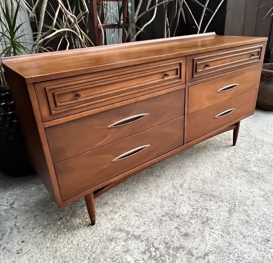 Mid Century Modern Broyhill Sculptra Dresser