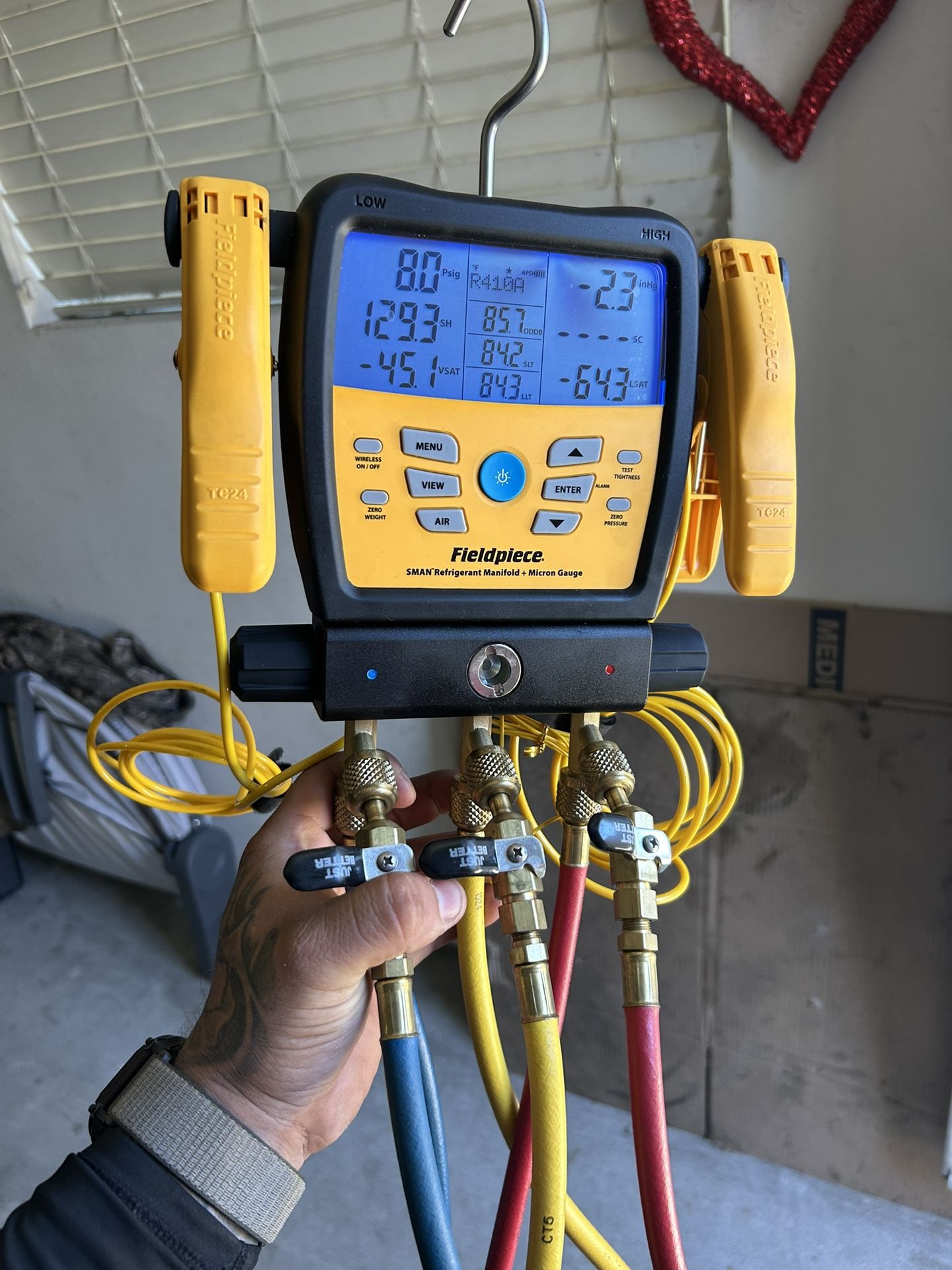 SM380V Fieldpiece Gauges