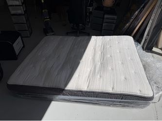 Beautyrest Silver BRS900 Queen Mattress – Medium Firm