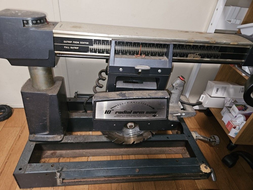 Radial Saw Great Condition 