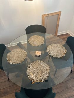 Dining Table & Chairs