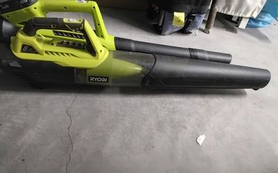 RYOBI 8-Amp Corded Electric Leaf Blower (135 MPH / 440 CFM) - Model RY421021