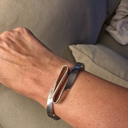 Women’s Sterling Silver Ribbon Design Cuff Bracelet 