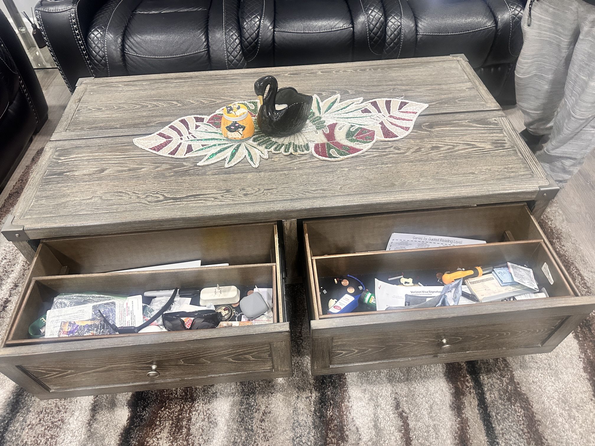 Modern Lift-Top Coffee Table – Greati Condition!